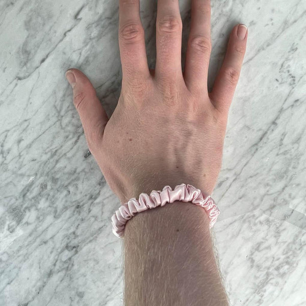 DREAMSILK Pink Silk Scrunchie — Skinny